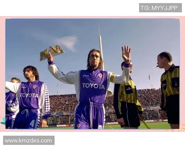 退役足球明星在感人视频中泪洒赛场重温辉煌岁月引发观众共鸣