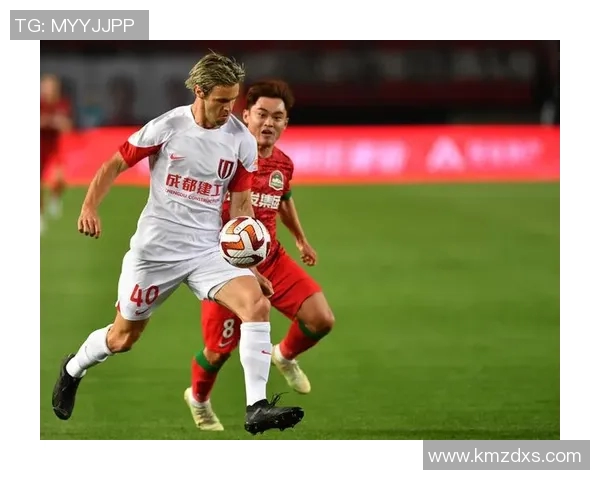 足球明星齐聚成都激情对决引发球迷热潮与期待